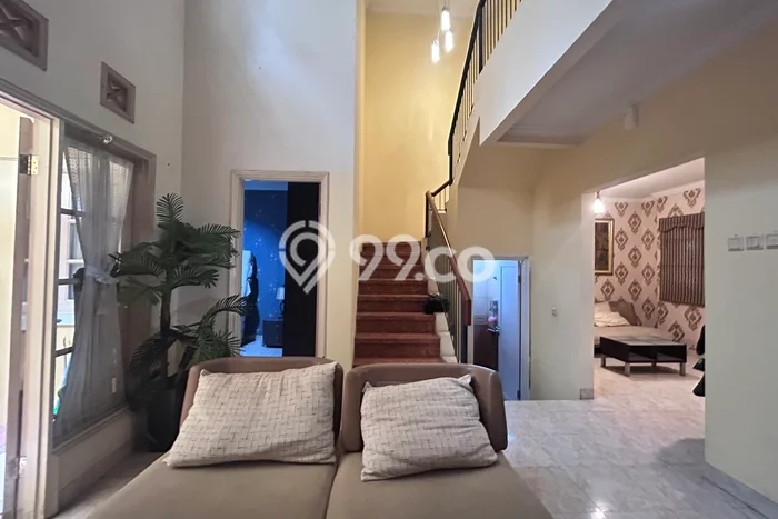 Rumah Sewa Jakarta Timur LT 98m2 LB 105m2 Area Raffles Hills Rumah Sewa Jakarta Timur LT 98m2 LB 105m2 Area Raffles Hills