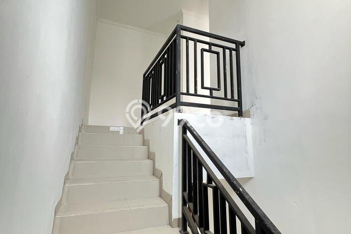 Rumah Strategis Modern Lb 110m2 di Cimanggis, Depok Rumah Strategis Modern Lb 110m2 di Cimanggis, Depok
