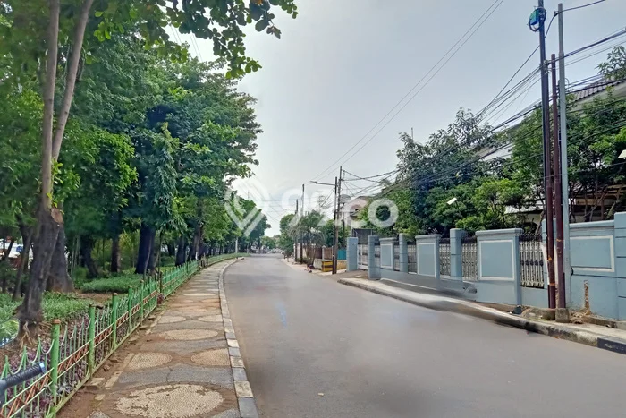 Ruko Bagus Dijual LB 668m2 Lokasi Strategis Jakarta Timur Area Cocok untuk Berbisnis Ruko Bagus Dijual LB 668m2 Lokasi Strategis Jakarta Timur Area Cocok untuk Berbisnis