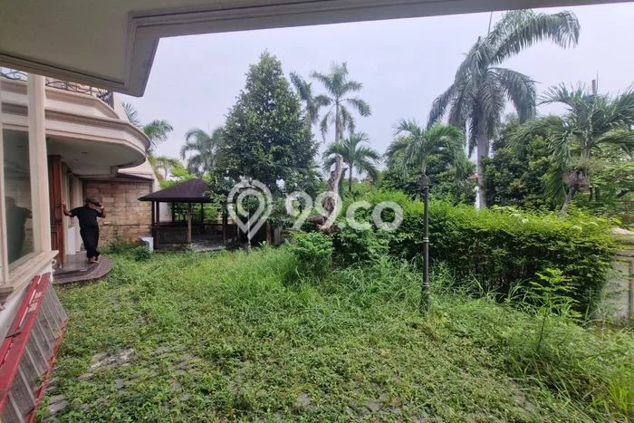 Rumah Mewah LB 450m2 Siap Huni Desain Elegan di Puri Indah, Jakarta Barat Rumah Mewah LB 450m2 Siap Huni Desain Elegan di Puri Indah, Jakarta Barat