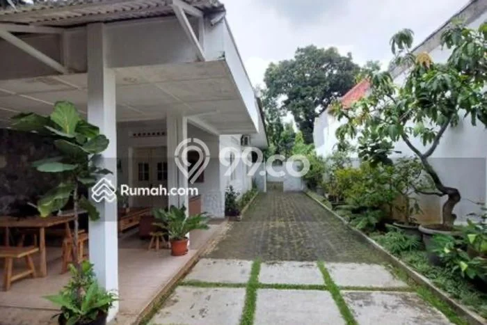 Siap Huni Rumah Mewah 5 Kamar di Menteng Dekat ke Mana Pun Siap Huni Rumah Mewah 5 Kamar di Menteng Dekat ke Mana Pun
