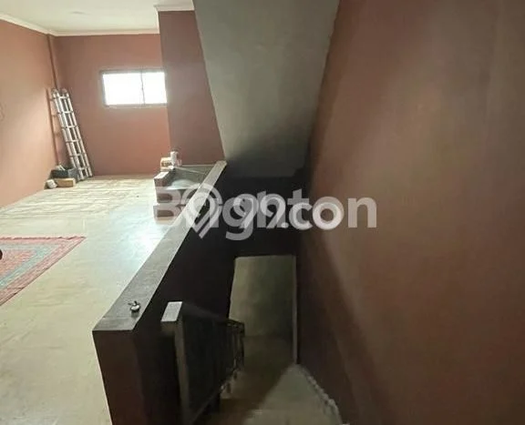 Ruko Dijual di Jakarta Pusat LT 131m2 & LB 237m2 Lokasi Terbaik! Ruko Dijual di Jakarta Pusat LT 131m2 & LB 237m2 Lokasi Terbaik!