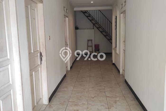 Rumah Luas Asri 5 KT Siap Pakai di Bintaro Tangerang Selatan Rumah Luas Asri 5 KT Siap Pakai di Bintaro Tangerang Selatan