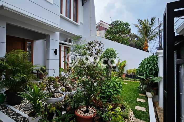 Rumah Elit Modern Tanpa Renovasi di Klender Jakarta Timur Rumah Elit Modern Tanpa Renovasi di Klender Jakarta Timur