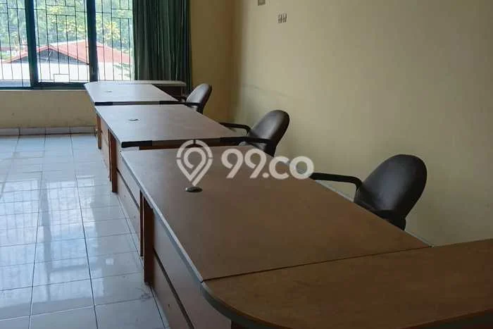 Ruko Dijual di Prime Area Jakarta Timur Luas 132m2 Ruko Dijual di Prime Area Jakarta Timur Luas 132m2