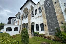 Rumah Elit Modern Siap Huni di Lebak Bulus Jakarta Selatan Rumah Elit Modern Siap Huni di Lebak Bulus Jakarta Selatan