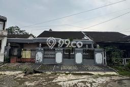 Hunian Cantik Modern Lb 225m2 di Pamulang, Tangerang Selatan Hunian Cantik Modern Lb 225m2 di Pamulang, Tangerang Selatan
