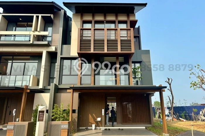 Hunian Mewah LB 205m2 Siap Huni Desain Elegan di BSD City, Tangerang Hunian Mewah LB 205m2 Siap Huni Desain Elegan di BSD City, Tangerang
