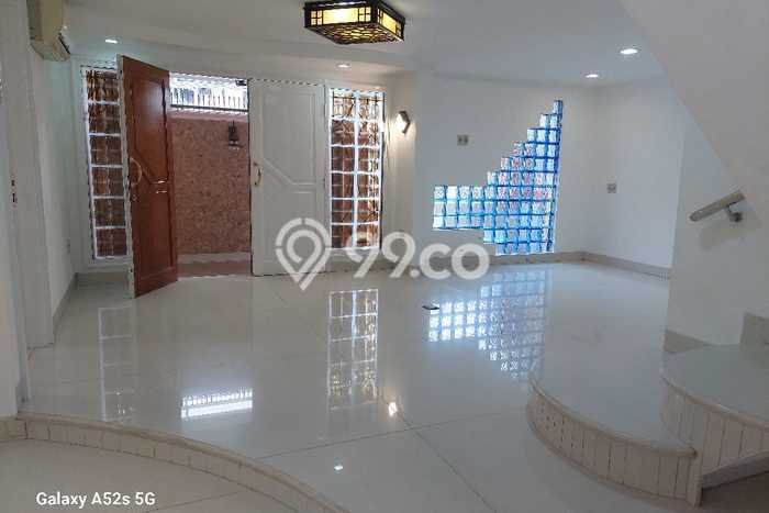 Ready to Use! Luxury House LT 195m2 Desain Elegan di Grogol Ready to Use! Luxury House LT 195m2 Desain Elegan di Grogol