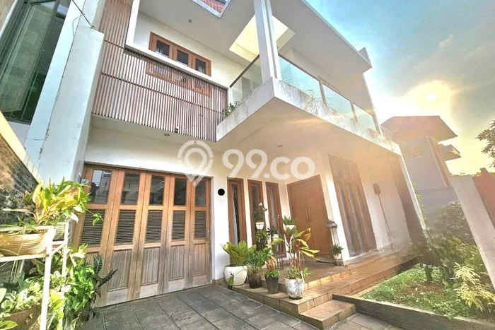 Rumah Elit Modern Tanpa Renovasi di Pondok Indah Jakarta Selatan Rumah Elit Modern Tanpa Renovasi di Pondok Indah Jakarta Selatan