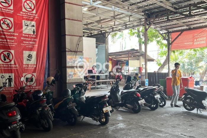 Disewakan Gudang Premium Kawasan Harapan Indah, Luas 700m², Area Bisnis, Akses Mudah Disewakan Gudang Premium Kawasan Harapan Indah, Luas 700m², Area Bisnis, Akses Mudah