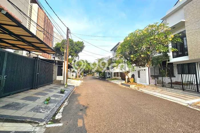 Rumah Elit Modern Tanpa Renovasi di Pondok Indah Jakarta Selatan Rumah Elit Modern Tanpa Renovasi di Pondok Indah Jakarta Selatan