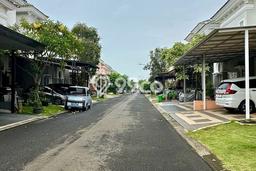 Ready to Use! Luxury House LT 180m2 Desain Modern di Gading Serpong Ready to Use! Luxury House LT 180m2 Desain Modern di Gading Serpong