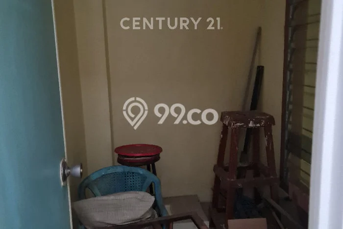 Disewakan! Rumah 3 Kamar Tidur &
1 Kamar Mandi di Tanjung Duren Selatan, Jakarta Barat Disewakan! Rumah 3 Kamar Tidur &
1 Kamar Mandi di Tanjung Duren Selatan, Jakarta Barat