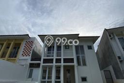 Dijual Rumah Luas Megah Dengan View Cantik di Kota Wisata, Jakarta Timur Dijual Rumah Luas Megah Dengan View Cantik di Kota Wisata, Jakarta Timur
