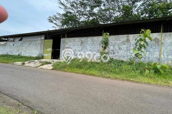Gudang Dijual di Subang LT 700m2 & LB 600m2 Lokasi Terbaik! Gudang Dijual di Subang LT 700m2 & LB 600m2 Lokasi Terbaik!