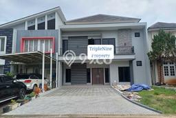 Dijual Rumah Mewah Megah Dengan View Eksklusif di Kota Wisata, Jakarta Timur Dijual Rumah Mewah Megah Dengan View Eksklusif di Kota Wisata, Jakarta Timur