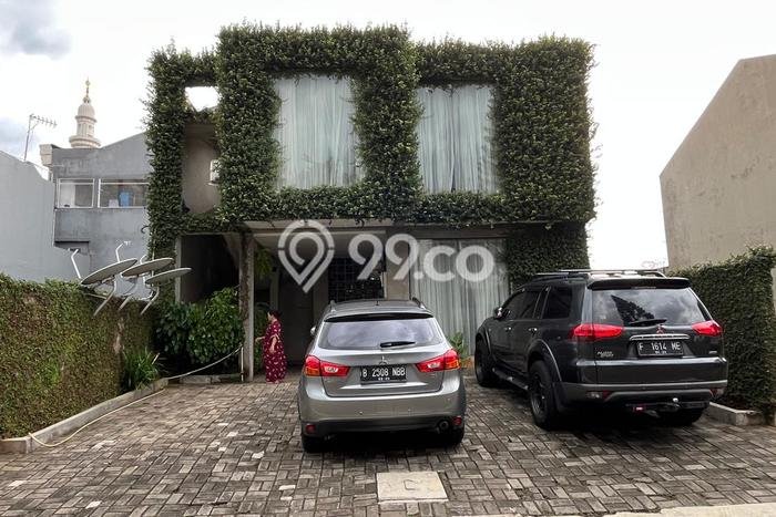 Hunian Mewah LB 250m2 Siap Pakai Desain Elegan di Citra Grand, Jakarta Timur Hunian Mewah LB 250m2 Siap Pakai Desain Elegan di Citra Grand, Jakarta Timur