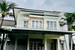 Rumah Mewah LB 200m2 Siap Pakai Desain Elegan di Raffles Hills, Jakarta Timur Rumah Mewah LB 200m2 Siap Pakai Desain Elegan di Raffles Hills, Jakarta Timur