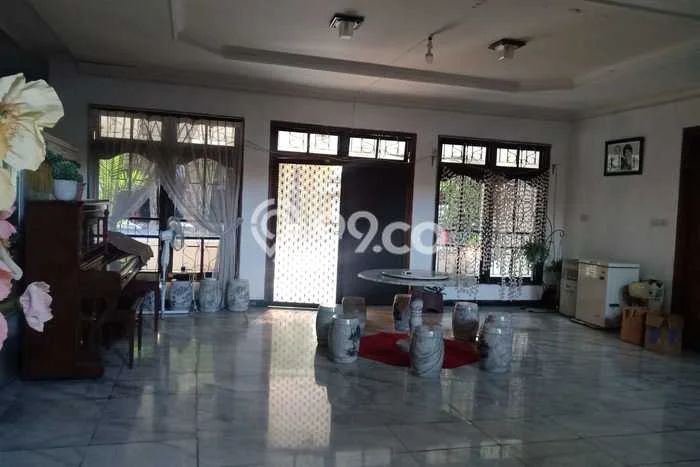 Hunian Mewah LB 650m2 Siap Pakai Desain Elegan di Surabaya Kota, Surabaya Hunian Mewah LB 650m2 Siap Pakai Desain Elegan di Surabaya Kota, Surabaya