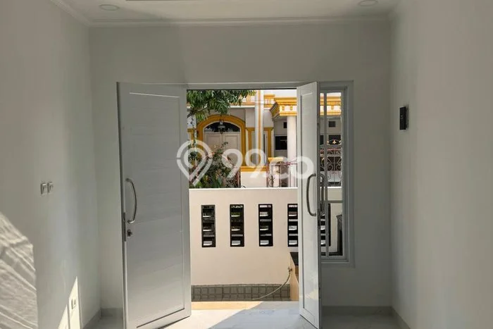Dijual Cepat Rumah Bagus Siap Huni LB 270m2 di Jatinegara, Jakarta Timur Dijual Cepat Rumah Bagus Siap Huni LB 270m2 di Jatinegara, Jakarta Timur