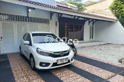 Lokasi strategis! Rumah siap huni dikontrakkan di Kembangan LB 350m2 Lokasi strategis! Rumah siap huni dikontrakkan di Kembangan LB 350m2