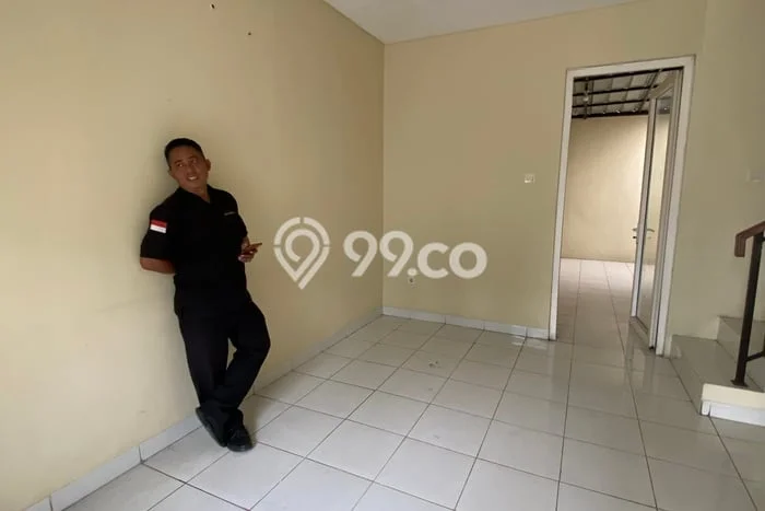 Disewakan! Rumah 3 Kamar Tidur &
2 Kamar Mandi di Modernland, Tangerang Disewakan! Rumah 3 Kamar Tidur &
2 Kamar Mandi di Modernland, Tangerang
