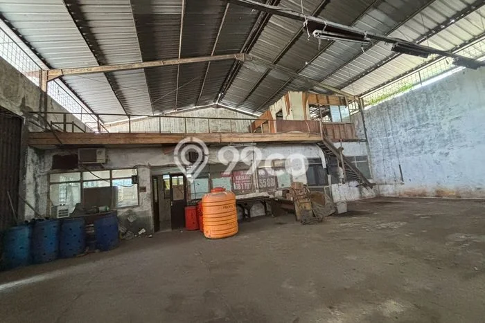 Gudang Disewa di Tangerang dengan LB 2100m2 Area Komersial Ramai Gudang Disewa di Tangerang dengan LB 2100m2 Area Komersial Ramai
