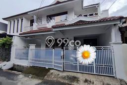Dijual Rumah Luas Elegan Dengan View Cantik di Pulomas, Jakarta Timur Dijual Rumah Luas Elegan Dengan View Cantik di Pulomas, Jakarta Timur