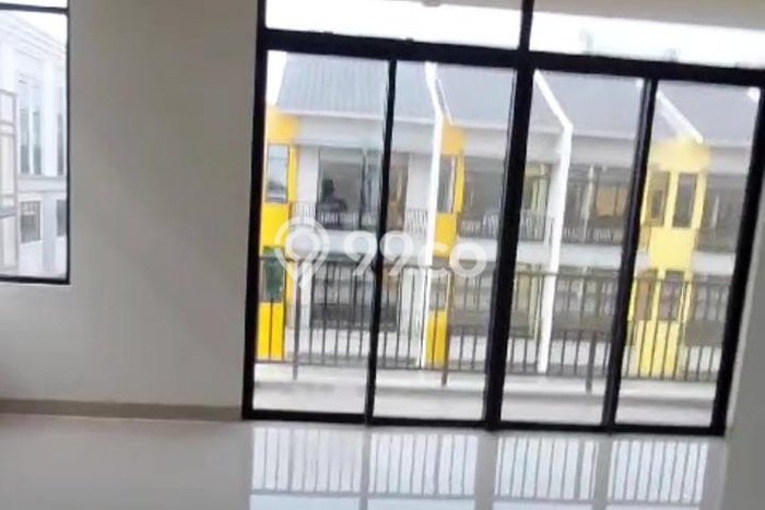 Jual Ruko Kawasan Kelapa Gading, Luas 279m², Area Berkembang, Jalan Utama Jual Ruko Kawasan Kelapa Gading, Luas 279m², Area Berkembang, Jalan Utama