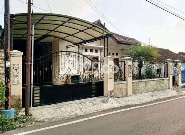 Rumah Modern 3 KT LT 221m2 di Malang Kota Rumah Modern 3 KT LT 221m2 di Malang Kota