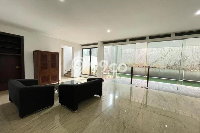 Hunian Elit LB 299m2 Siap Huni Desain Elegan di Kemang, Jakarta Selatan Hunian Elit LB 299m2 Siap Huni Desain Elegan di Kemang, Jakarta Selatan