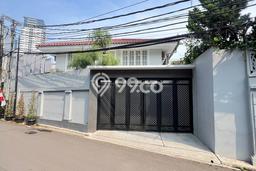 Rumah Elit LB 244m2 Siap Huni Desain Elegan di Kuningan, Jakarta Selatan Rumah Elit LB 244m2 Siap Huni Desain Elegan di Kuningan, Jakarta Selatan