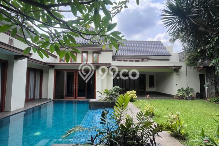 Lokasi strategis! Rumah siap huni dikontrakkan di Cilandak LB 750m2 Lokasi strategis! Rumah siap huni dikontrakkan di Cilandak LB 750m2