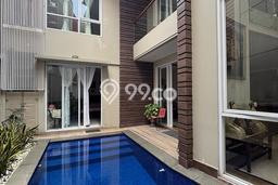 Rumah Elit Modern Tanpa Renovasi di Pondok Indah Jakarta Selatan Rumah Elit Modern Tanpa Renovasi di Pondok Indah Jakarta Selatan