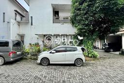 Rumah Luas Asri 2 KT Siap Pakai di Cirendeu Jakarta Selatan Rumah Luas Asri 2 KT Siap Pakai di Cirendeu Jakarta Selatan