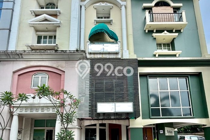 Unit Ruko Dijual di Jakarta Selatan LT 83m2 & LB 365m2 Unit Ruko Dijual di Jakarta Selatan LT 83m2 & LB 365m2