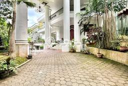Rumah Elit LB 1800m2 Siap Huni Desain Elegan di Pondok Indah, Jakarta Selatan Rumah Elit LB 1800m2 Siap Huni Desain Elegan di Pondok Indah, Jakarta Selatan