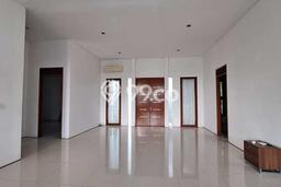 Lokasi terbaik! Rumah siap huni dikontrakkan di Cilandak LB 429m2 Lokasi terbaik! Rumah siap huni dikontrakkan di Cilandak LB 429m2
