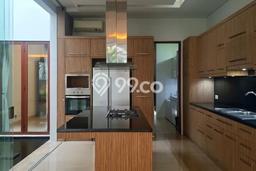 Sewa Rumah Nyaman di Kemang LT 412m2 / LB 470m2 Kondisi Bagus Sewa Rumah Nyaman di Kemang LT 412m2 / LB 470m2 Kondisi Bagus
