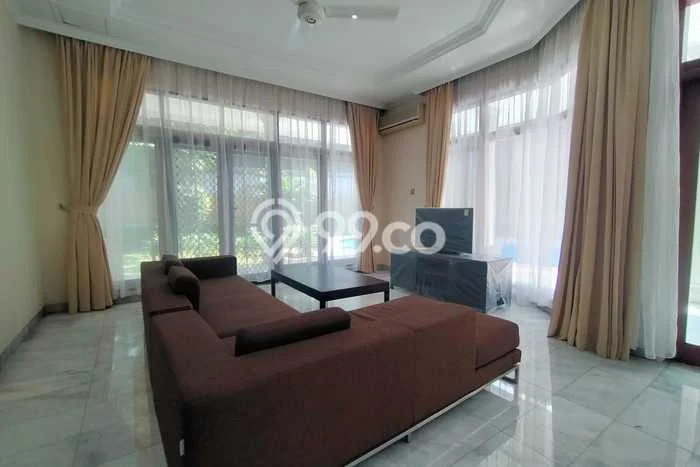 Disewakan! Rumah 5 Kamar Tidur &
5 Kamar Mandi di TB Simatupang, Jakarta Selatan Disewakan! Rumah 5 Kamar Tidur &
5 Kamar Mandi di TB Simatupang, Jakarta Selatan
