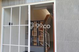 Rumah Strategis 3 KT Luas Tanah 82m2m² di Mulyorejo, Surabaya Rumah Strategis 3 KT Luas Tanah 82m2m² di Mulyorejo, Surabaya