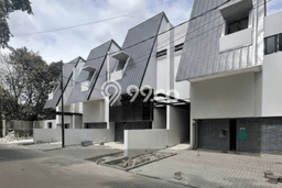 Jual Rumah Mewah Megah Dengan View Eksklusif di Simprug, Jakarta Selatan Jual Rumah Mewah Megah Dengan View Eksklusif di Simprug, Jakarta Selatan