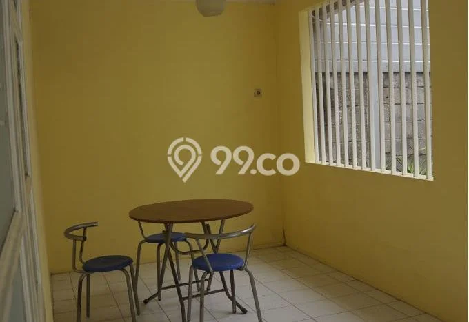 Rumah di BSD, Dekat Stasiun, 4 KT, LT 180m² LB 150m² Rumah di BSD, Dekat Stasiun, 4 KT, LT 180m² LB 150m²