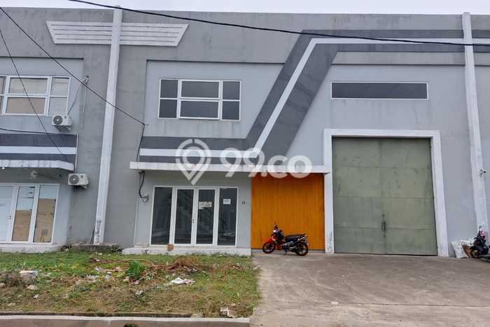 LOKASI PREMIUM! Gudang Kawasan Niaga Kawasan Tangerang, Luas 375m², Siap Operasional LOKASI PREMIUM! Gudang Kawasan Niaga Kawasan Tangerang, Luas 375m², Siap Operasional