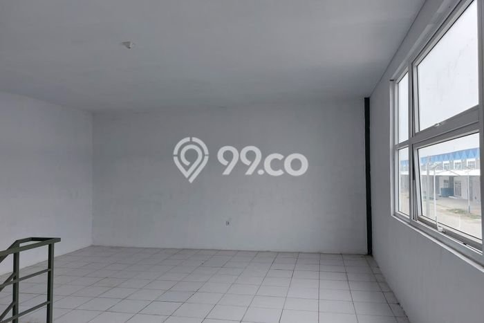 LOKASI PREMIUM! Gudang Kawasan Niaga Kawasan Tangerang, Luas 375m², Siap Operasional LOKASI PREMIUM! Gudang Kawasan Niaga Kawasan Tangerang, Luas 375m², Siap Operasional