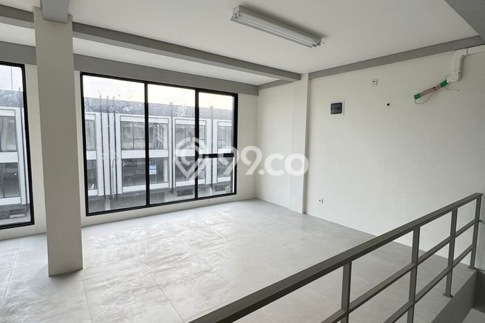 LOKASI STRATEGIS! Gudang Disewakan Kawasan Dadap, Luas 220m², Pusat Usaha LOKASI STRATEGIS! Gudang Disewakan Kawasan Dadap, Luas 220m², Pusat Usaha
