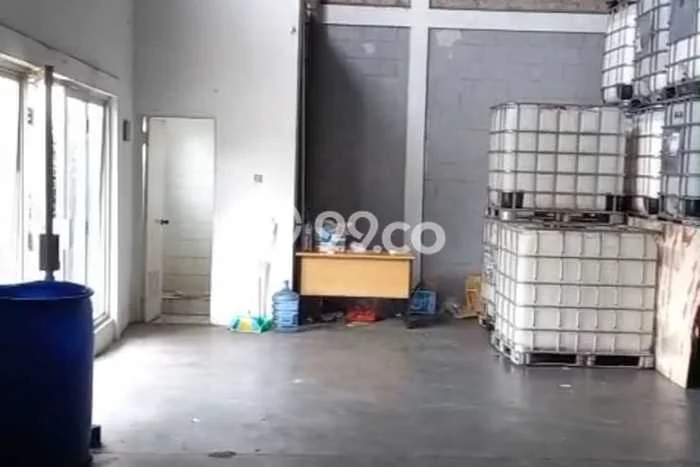 Gudang disewakan di BSD Tangerang Selatan dengan luas bangunan 320m2 Gudang disewakan di BSD Tangerang Selatan dengan luas bangunan 320m2