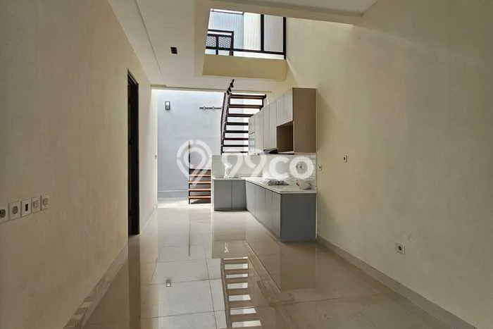Rumah Strategis Minimalis Lb 100m2 di BSD, Tangerang Selatan Rumah Strategis Minimalis Lb 100m2 di BSD, Tangerang Selatan