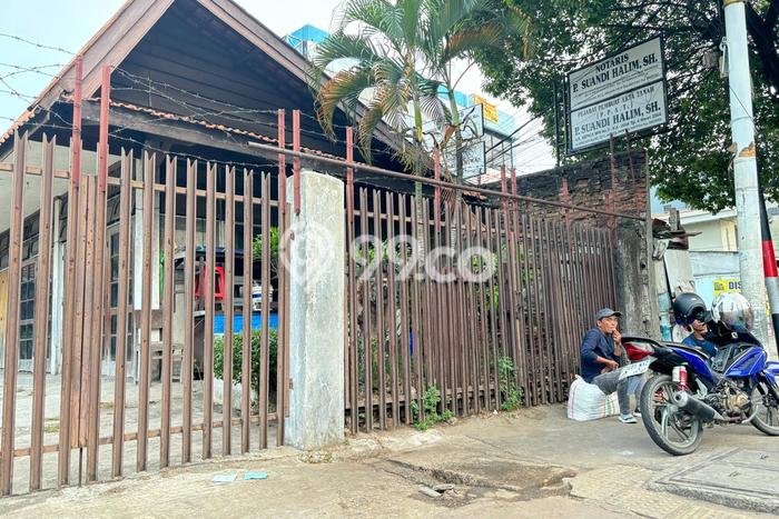 Hunian Mewah LB 400m2 Siap Pakai Desain Elegan di Cawang, Jakarta Timur Hunian Mewah LB 400m2 Siap Pakai Desain Elegan di Cawang, Jakarta Timur